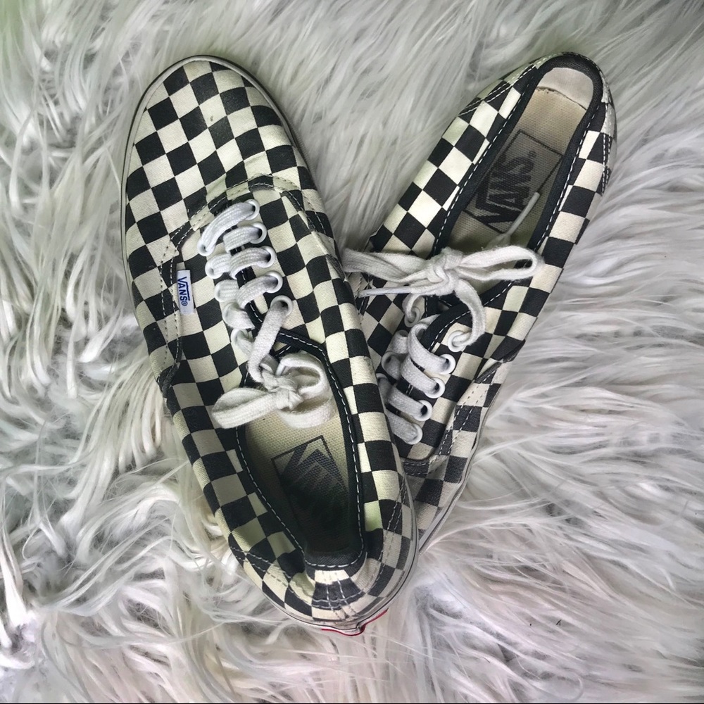 AUTHENTIC CHECKERBOARD VANS LACE UP